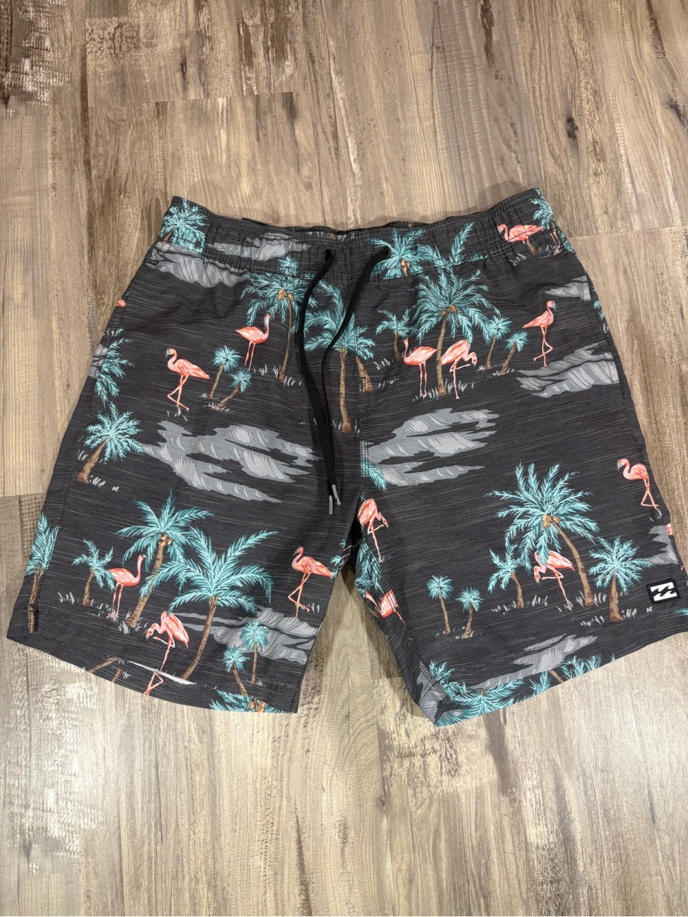 Billabong Recycler Board Shorts Men’s Sz Small Gray Flamingo Print Beach Novelty